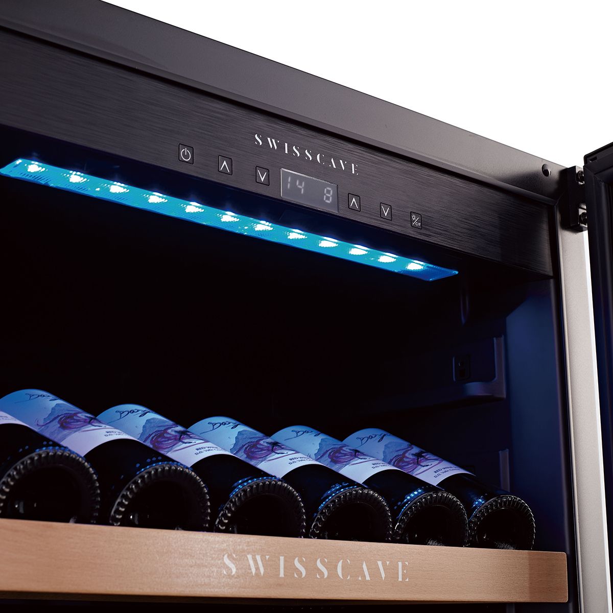 SWISSCAVE Schriftzug am Display mit blauer Beleuchtung – WL455DF