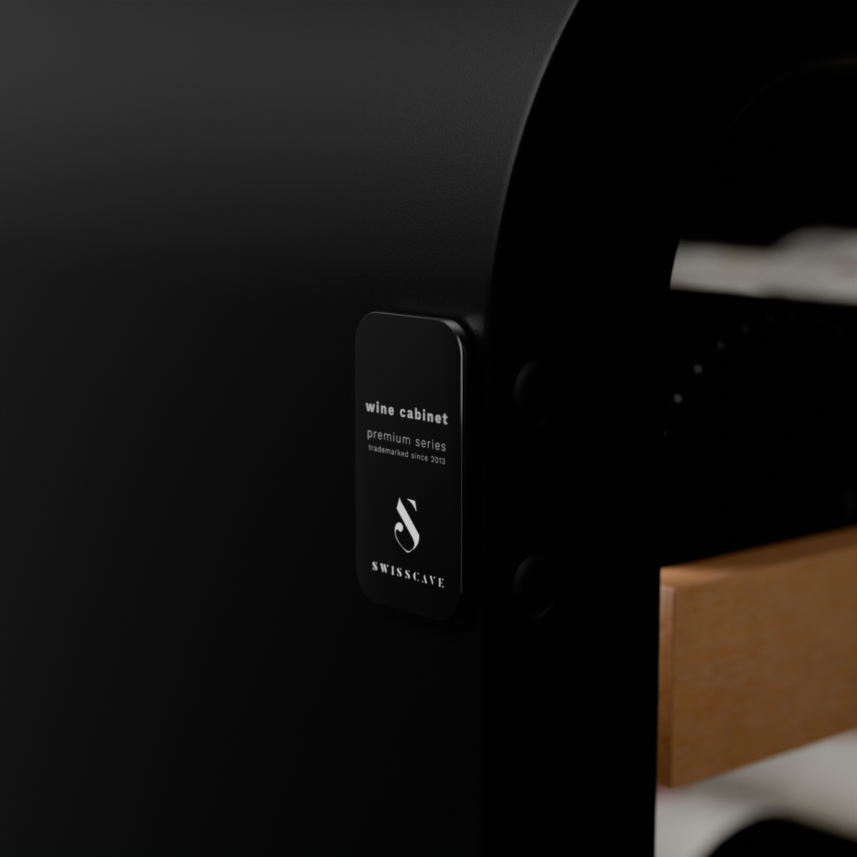 SWISSCAVE Qualitätssiegel am PREMIUM EDITION WLB-120DF-BLACK Weinkühlschrank